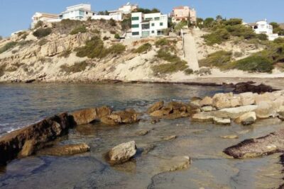 La playa Cala Baeza / Cala La Merced / El Portet de la Merced se encuentra en el municipio de El Campello