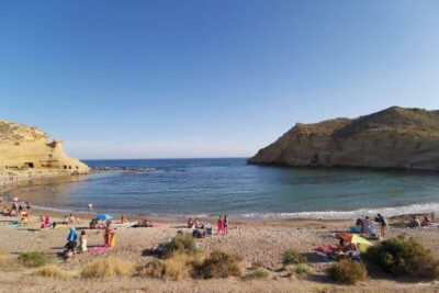 La playa Cala Cerrada / Cala de los Cocedores se encuentra en el municipio de Pulpí