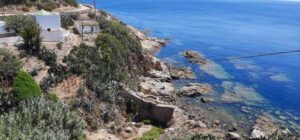 La playa Cala del Sarchal se encuentra en el municipio de Ceuta