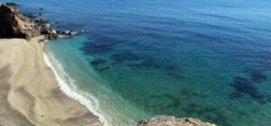 La playa Cala Junquera se encuentra en el municipio de Lorca