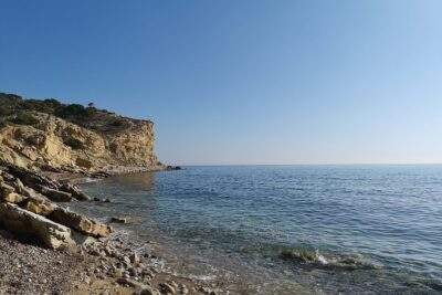 La playa Cala Mallaeta se encuentra en el municipio de Villajoyosa