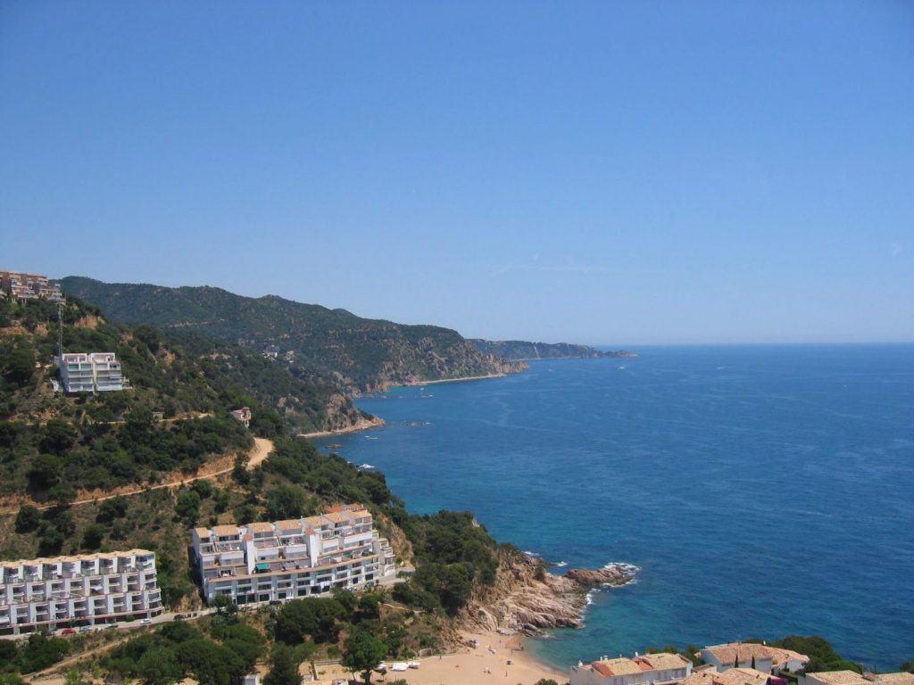 La playa Cala Salionç se encuentra en el municipio de Tossa de Mar, perteneciente a la provincia de Girona y a la comunidad autónoma de Cataluña