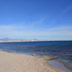 La playa Agua Amarga se encuentra en el municipio de Alicante