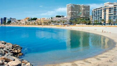 La playa Aguadulce se encuentra en el municipio de Roquetas de Mar