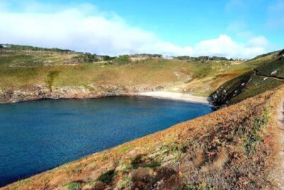 La playa Arnela se encuentra en el municipio de Fisterra