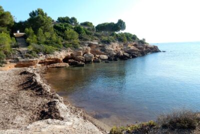 La playa Bon Caponet se encuentra en el municipio de L'Ametlla de Mar