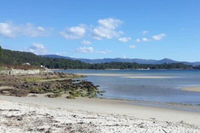 La playa Bornalle / de Abelleira se encuentra en el municipio de Muros