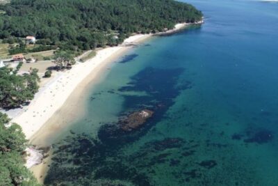 La playa Broña se encuentra en el municipio de Outes