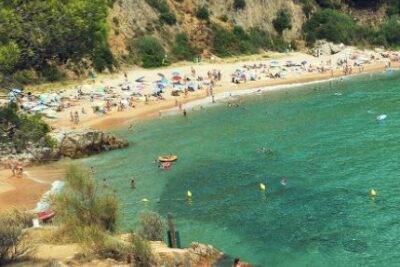 La playa Canyerets se encuentra en el municipio de Sant Feliu de Guíxols