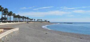 La playa Censo / Playa de Benaluquete se encuentra en el municipio de Adra