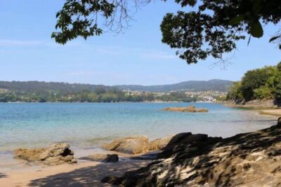 La playa Centroña se encuentra en el municipio de Pontedeume