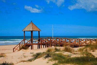 La playa Cortadura se encuentra en el municipio de Cádiz