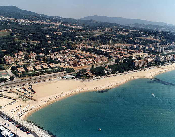 La playa El Balís se encuentra en el municipio de Sant Adrià de Besòs