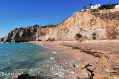 La playa El Bon Nou se encuentra en el municipio de Villajoyosa