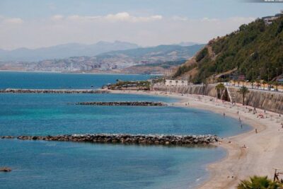 La playa El Chorrillo se encuentra en el municipio de Ceuta