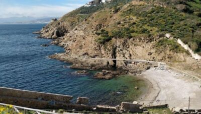 La playa El Desnarigado / Playa de la Torrecilla se encuentra en el municipio de Ceuta