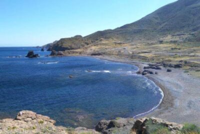La playa El Embarcadero / El Esparto se encuentra en el municipio de Níjar
