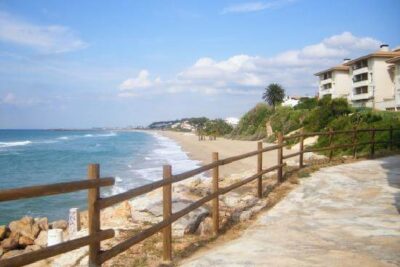 La playa El Francàs / Costa Daurada se encuentra en el municipio de Roda de Bar