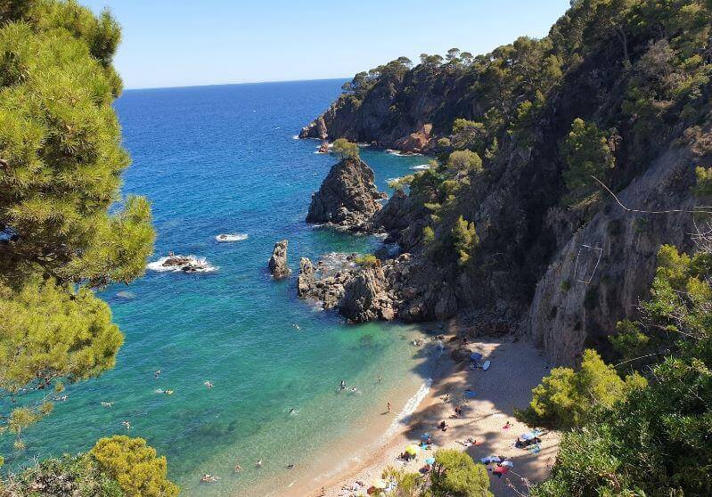 La playa El Golfet se encuentra en el municipio de Palafrugell, perteneciente a la provincia de Girona y a la comunidad autónoma de Cataluña