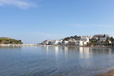 La playa El Port se encuentra en el municipio de Llançà