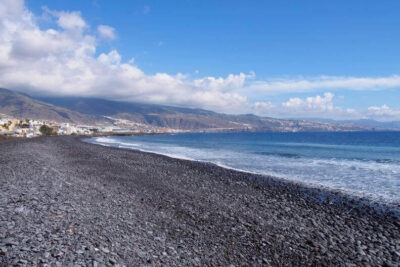 La playa El Socorro se encuentra en el municipio de Güimar