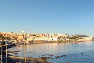La playa El Tarajal se encuentra en el municipio de Ceuta