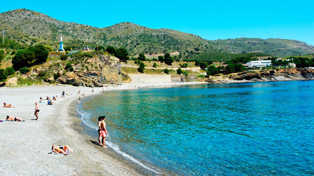 La playa En Goixa / Playa del Morts se encuentra en el municipio de Colera, perteneciente a la provincia de Girona y a la comunidad autónoma de Cataluña