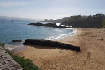 La playa Espiñeiro se encuentra en el municipio de Oleiros