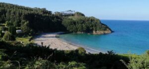 La playa Fornos se encuentra en el municipio de Cariño