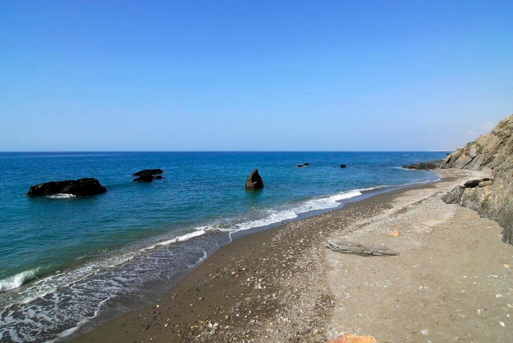 La playa Guainos se encuentra en el municipio de Adra