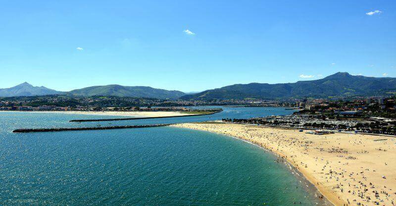 La playa Hondarribia / Hondarribia se encuentra en el municipio de Hondarribia, perteneciente a la provincia de Gipuzkoa y a la comunidad autónoma de País Vasco
