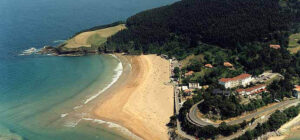 La playa Karraspio se encuentra en el municipio de Mendexa