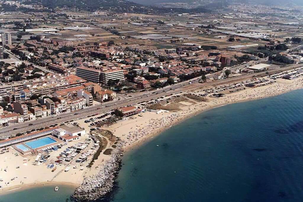 La playa L'Almadrava se encuentra en el municipio de Vilassar de Mar