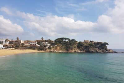 La playa La Fosca se encuentra en el municipio de Palamós