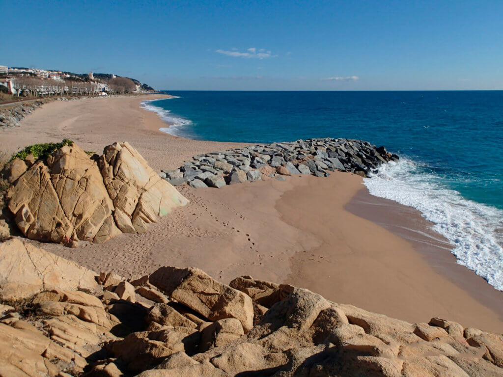 La playa La Murtra se encuentra en el municipio de Sant Pol de Mar