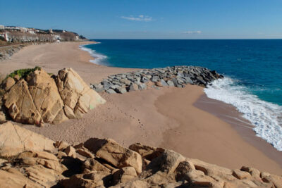 La playa La Murtra se encuentra en el municipio de Sant Pol de Mar