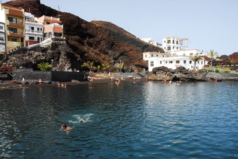 La playa La Restinga se encuentra en el municipio de El Pinar de El Hierro, perteneciente a la provincia de El Hierro y a la comunidad autónoma de Canarias