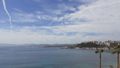 La playa La Ribera se encuentra en el municipio de Ceuta