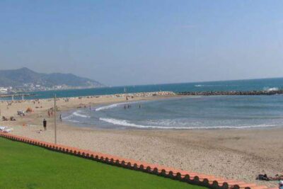 La playa La Riera Xica se encuentra en el municipio de Sitges