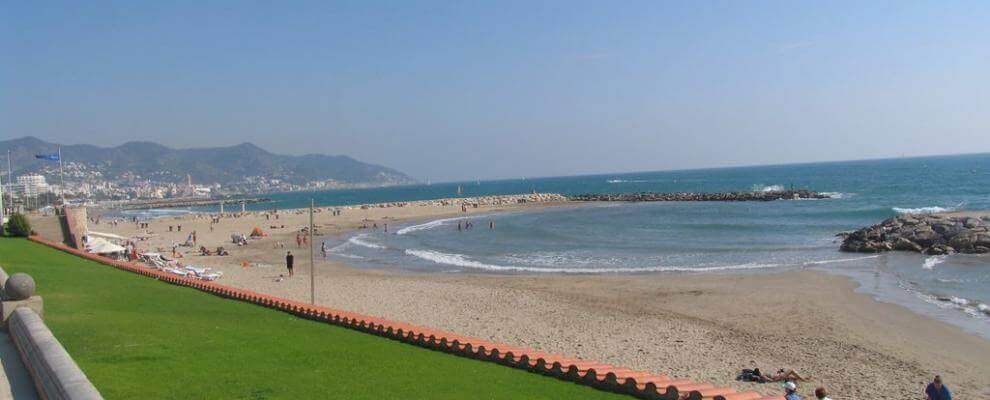 La playa La Riera Xica se encuentra en el municipio de Sitges