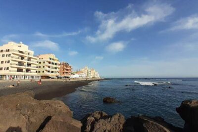 La playa Las Galletas se encuentra en el municipio de Arona