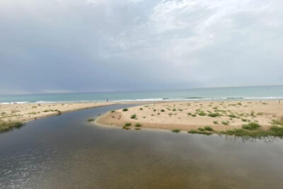 La playa Les Madrigueres se encuentra en el municipio de El Vendrell