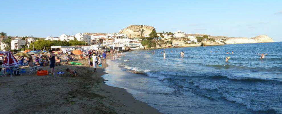 La playa Mar Rabiosa se encuentra en el municipio de Pulpí, perteneciente a la provincia de Almería y a la comunidad autónoma de Andalucía
