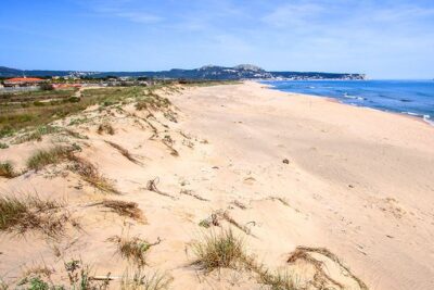 La playa Mas Pinell se encuentra en el municipio de Torroella de Montgr