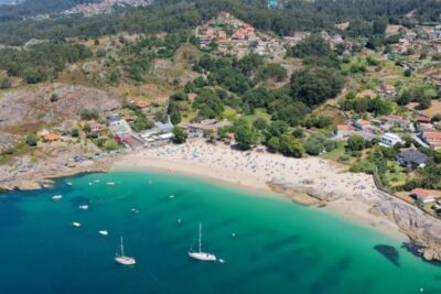 La playa Menduiña se encuentra en el municipio de Cangas