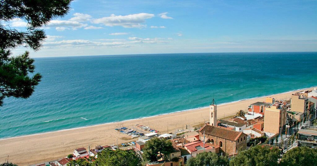 La playa Pla de Montgat se encuentra en el municipio de Montgat