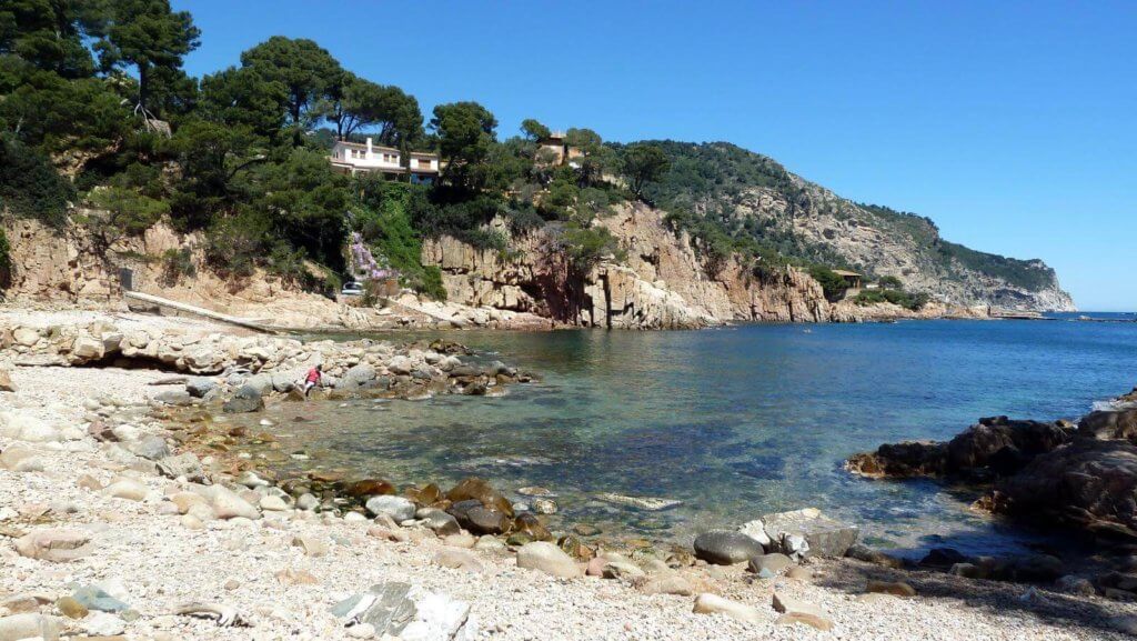 La playa Port d'Esclanyà / Calas de Fornells se encuentra en el municipio de Begur