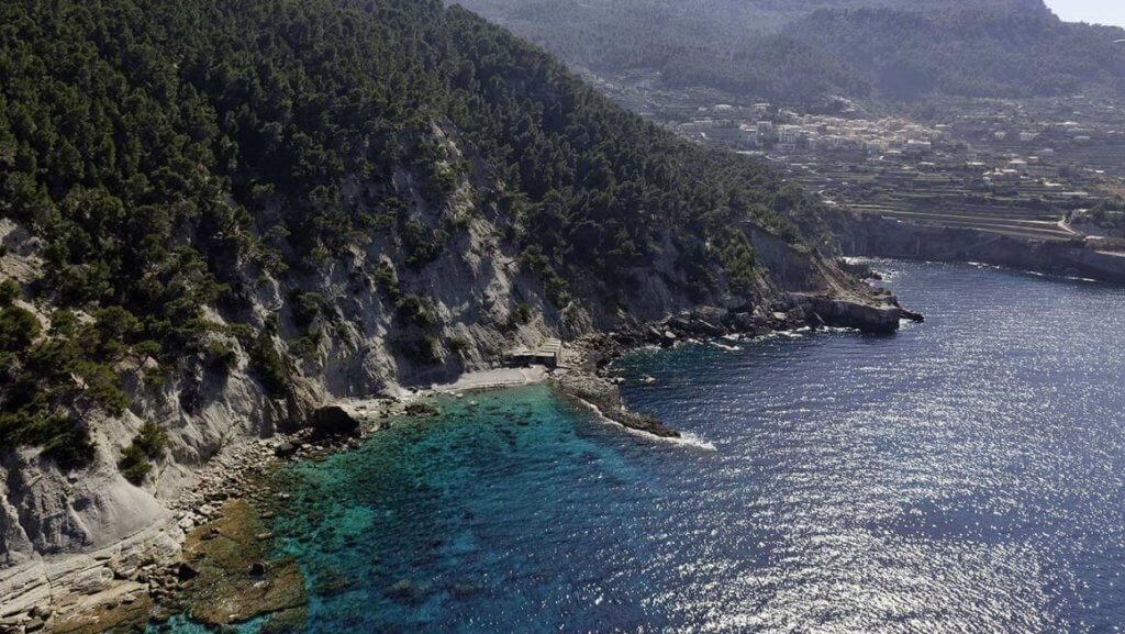 La playa Punta Galera se encuentra en el municipio de Banyalbufar, perteneciente a la provincia de Mallorca y a la comunidad autónoma de Islas Baleares