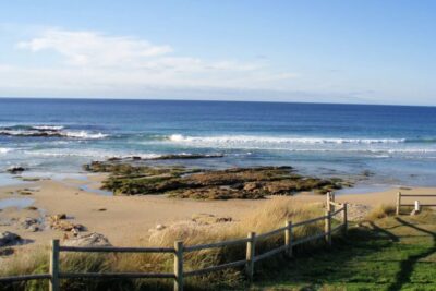 La playa Razo / Arnados se encuentra en el municipio de Carballo