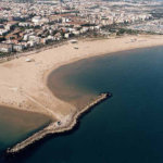 La playa Ribes Roges se encuentra en el municipio de Vilanova i la Geltrú